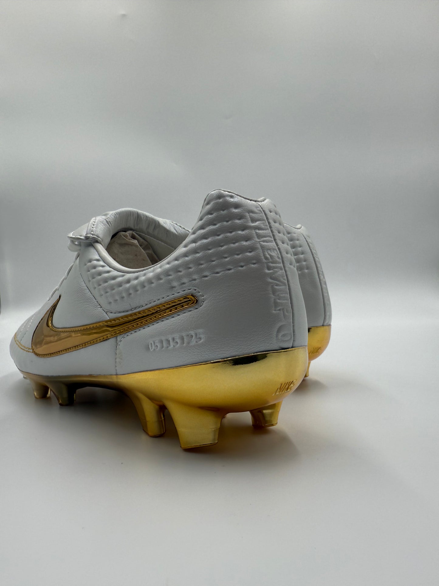 Nike Tiempo Legend R10 Remake Elite FG